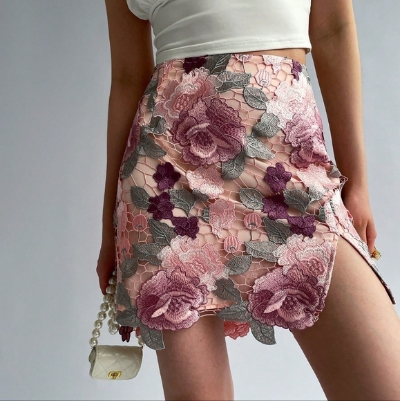 Floral Lace Skirt, Perfect For Date, Wedding, Holiday, Beach, And Seaside - Picture 4 of 5